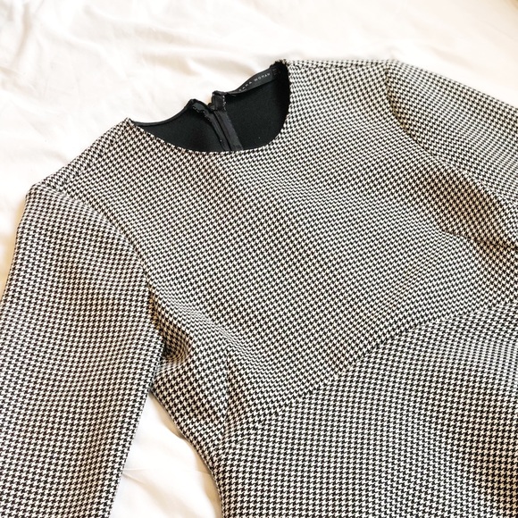 Top/Sweater - Picture 3 of 6